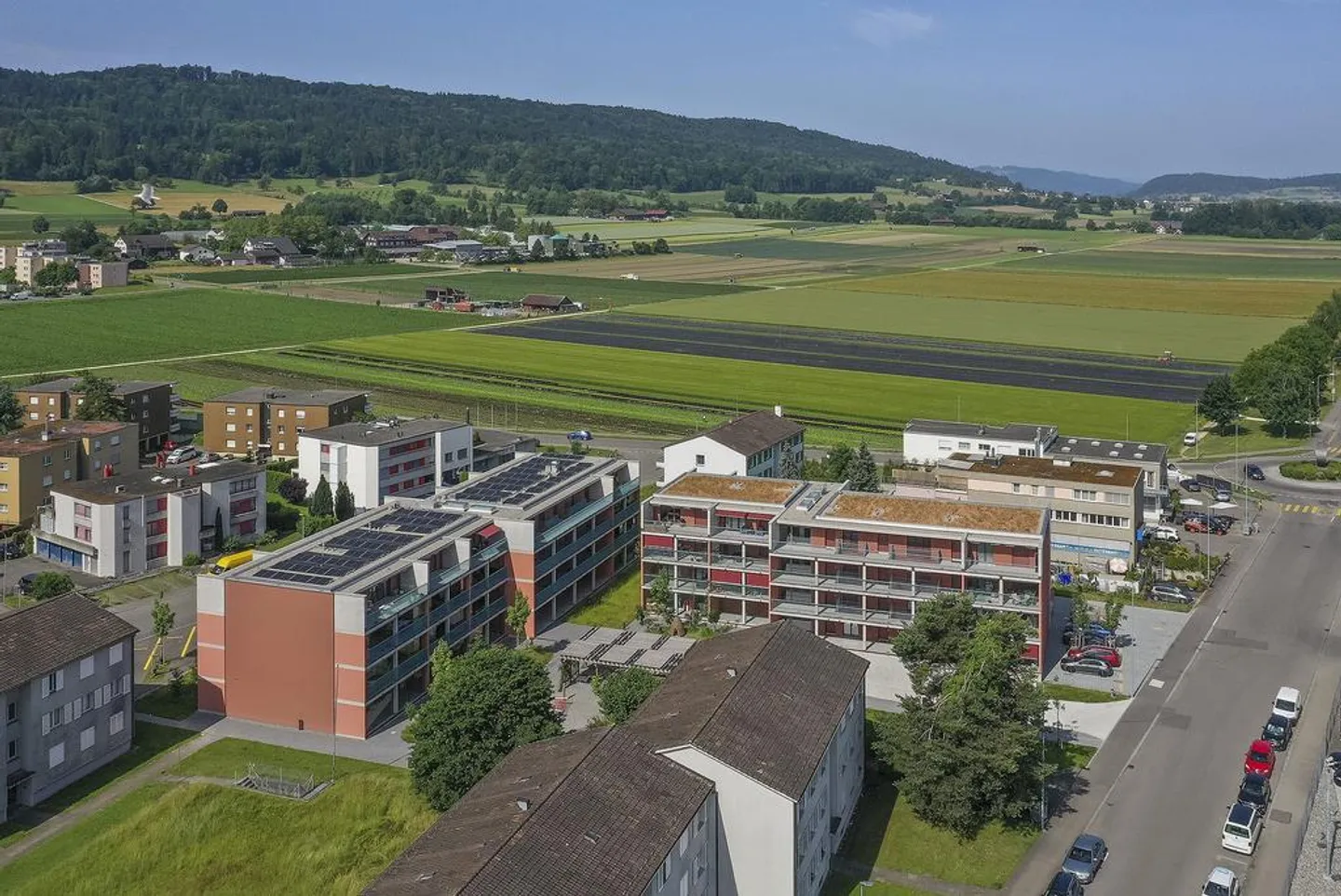 Moderne 2.5-Zimmerwohnung - Foto 2 von 8