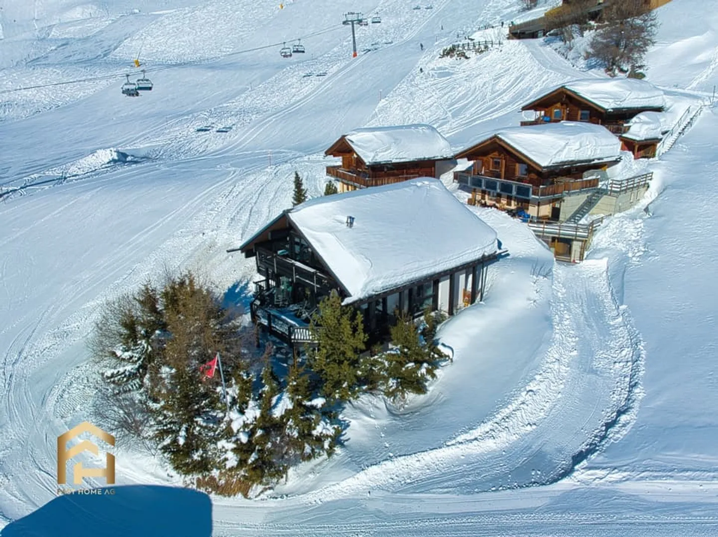 Modernes Ski-in/Ski-out-Chalet direkt an der Piste - Foto 2 von 13