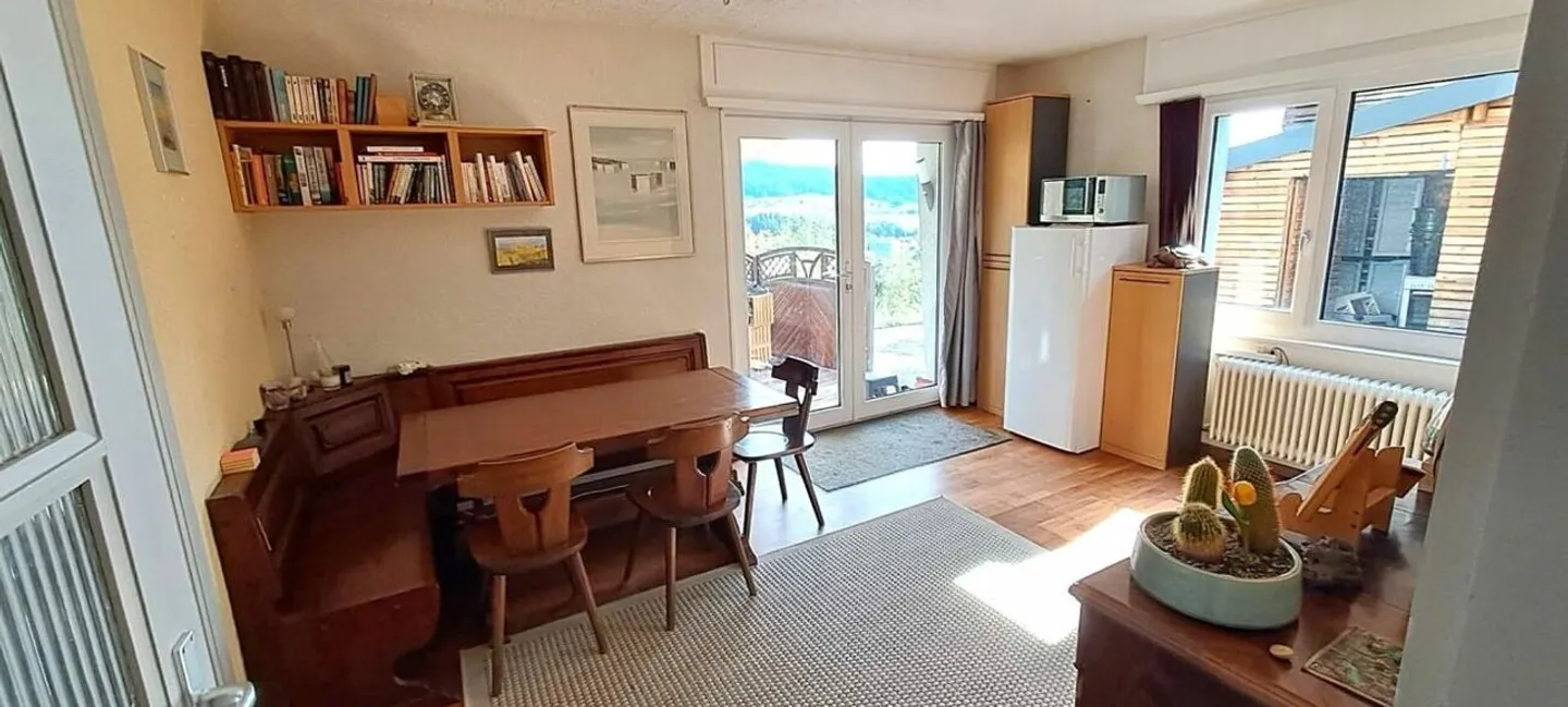 Bell'appartamento di 3 stanze in una villa con terrazza a Locle - Foto 5 di 12