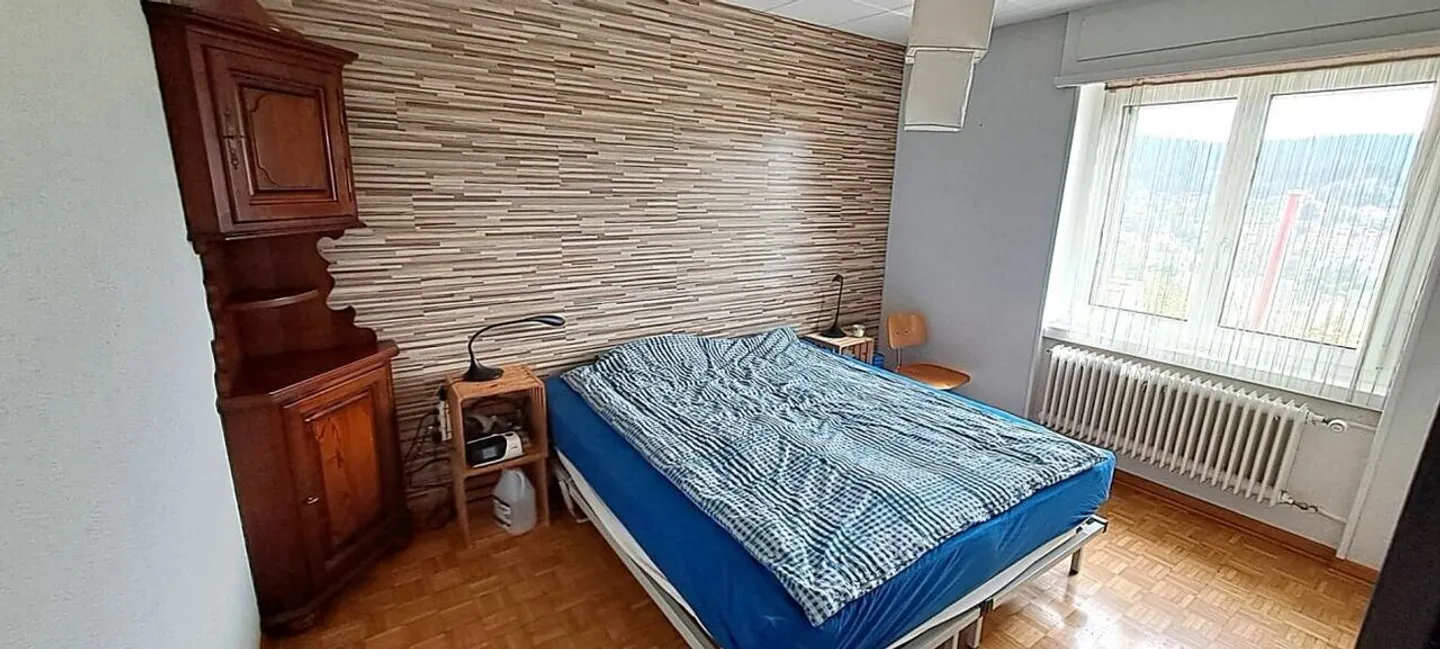 Bell'appartamento di 3 stanze in una villa con terrazza a Locle - Foto 8 di 12