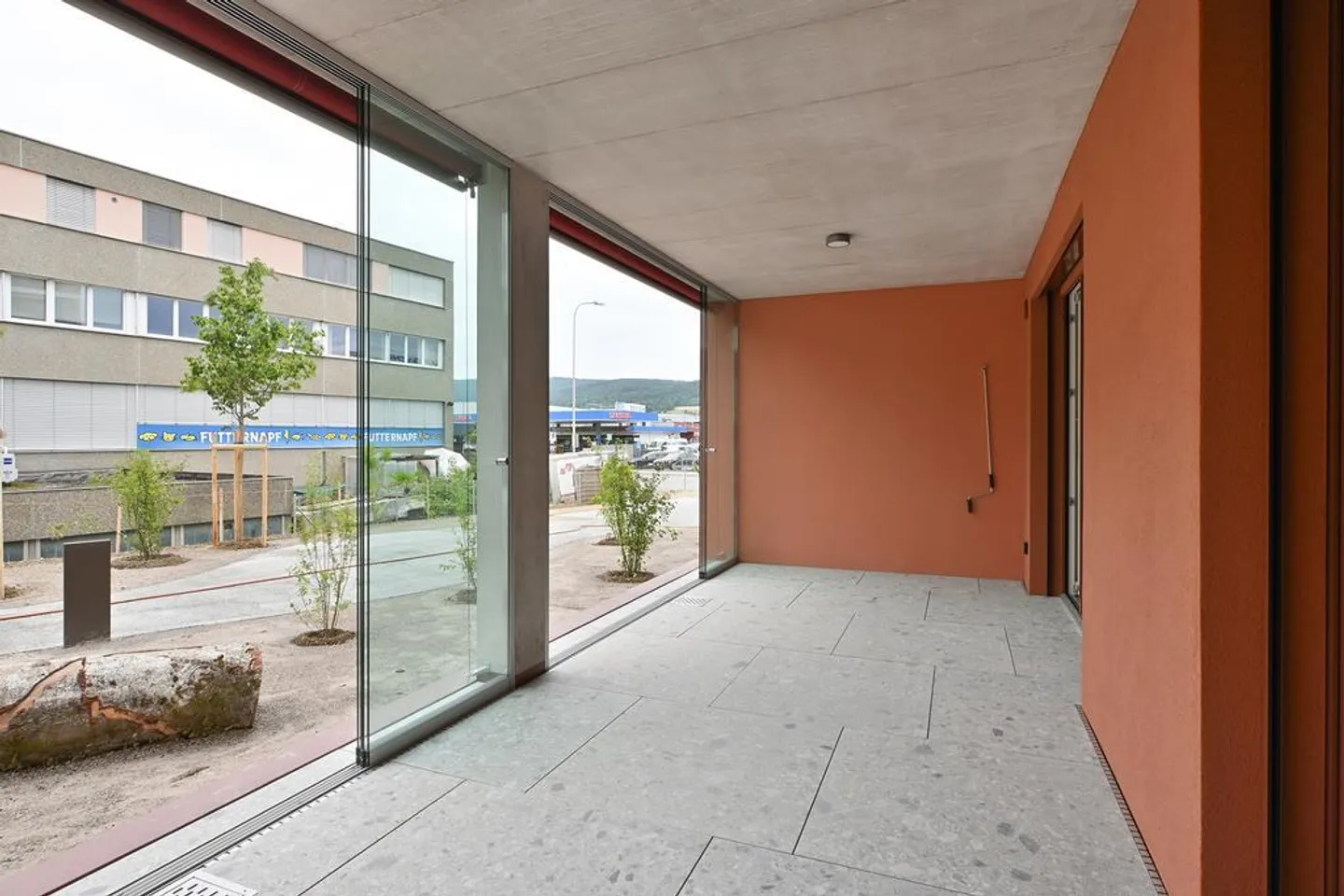 Moderne 2.5-Zimmerwohnung - Foto 3 von 8