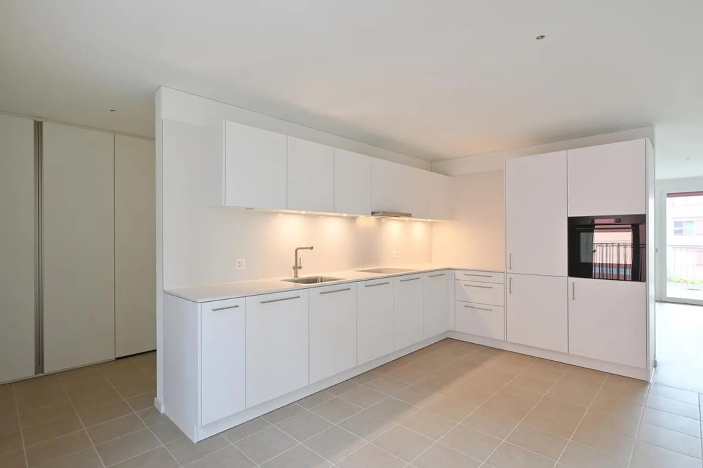 Moderne 2.5-Zimmerwohnung - Foto 4 von 8