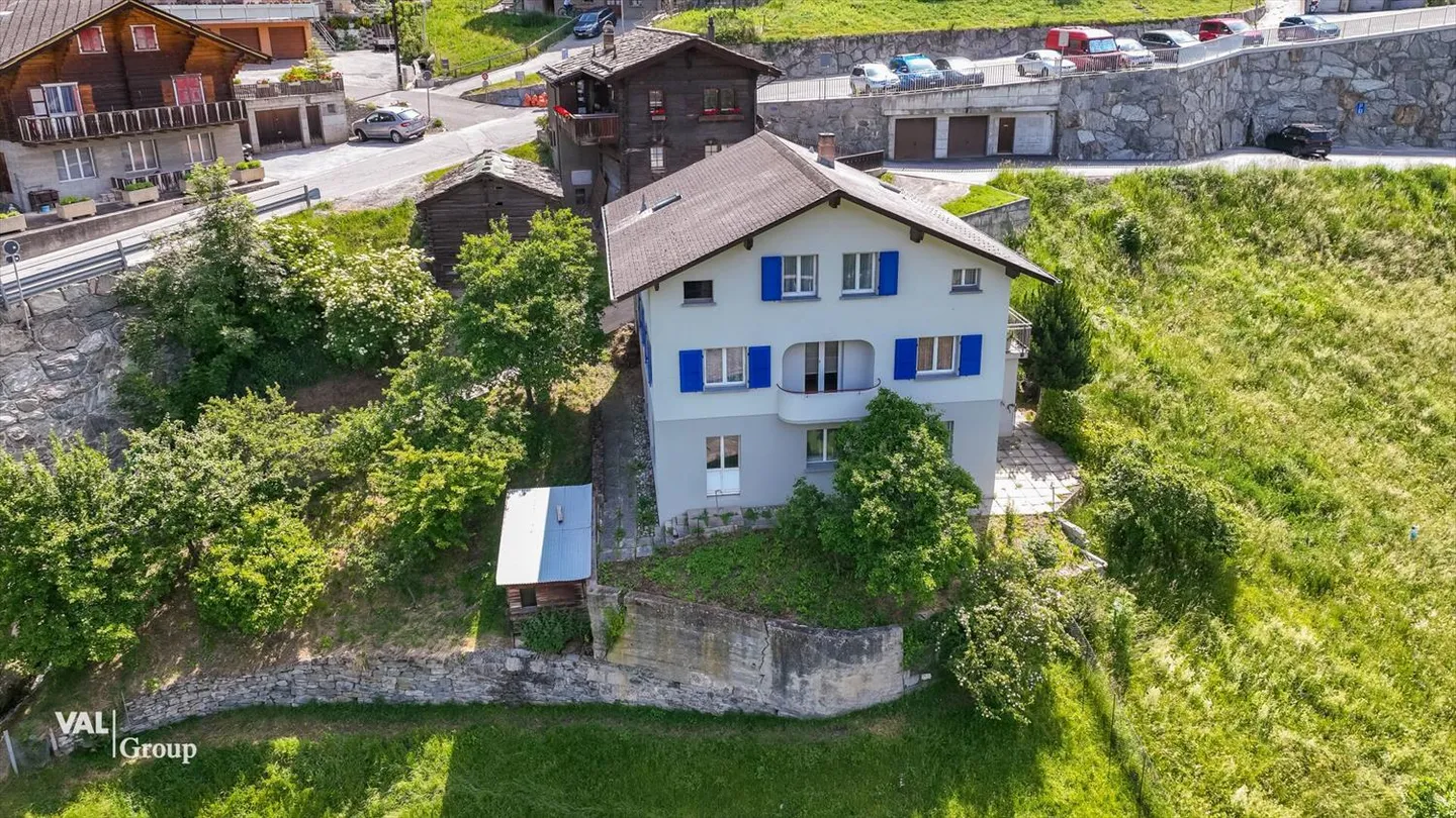 Ruhiges Wohnen in malerischer Umgebung mit traumhaftem Weitblick - Foto 2 von 13