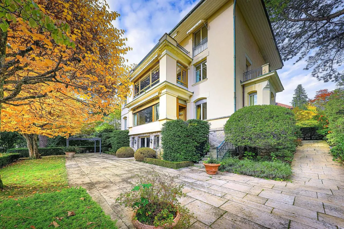 Proprietà eccezionale nel cuore di un quartiere residenziale - Foto 4 di 12