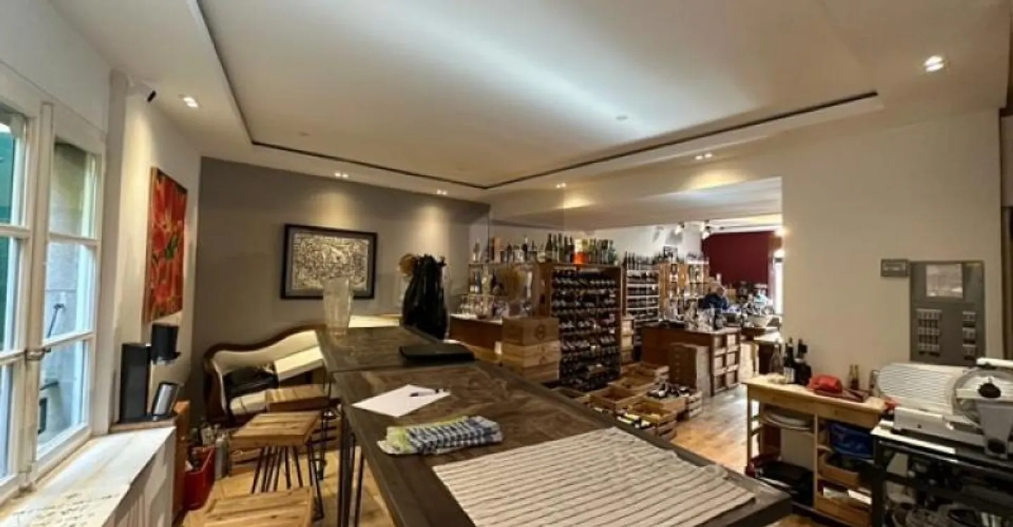 Cave à Vin Prestigieuse à Carouge - Photo 1 sur 4