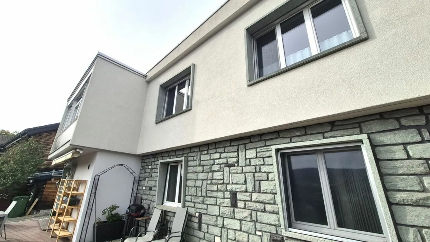 Bell'appartamento di 3 stanze in una villa con terrazza a Locle - Foto 12 di 12