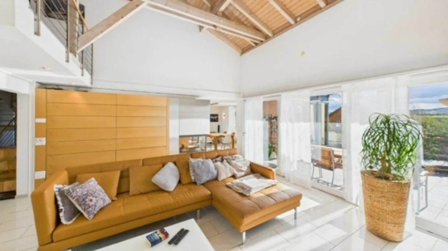 Stunning Villa with Wellness Oasis - Photo 5 of 10