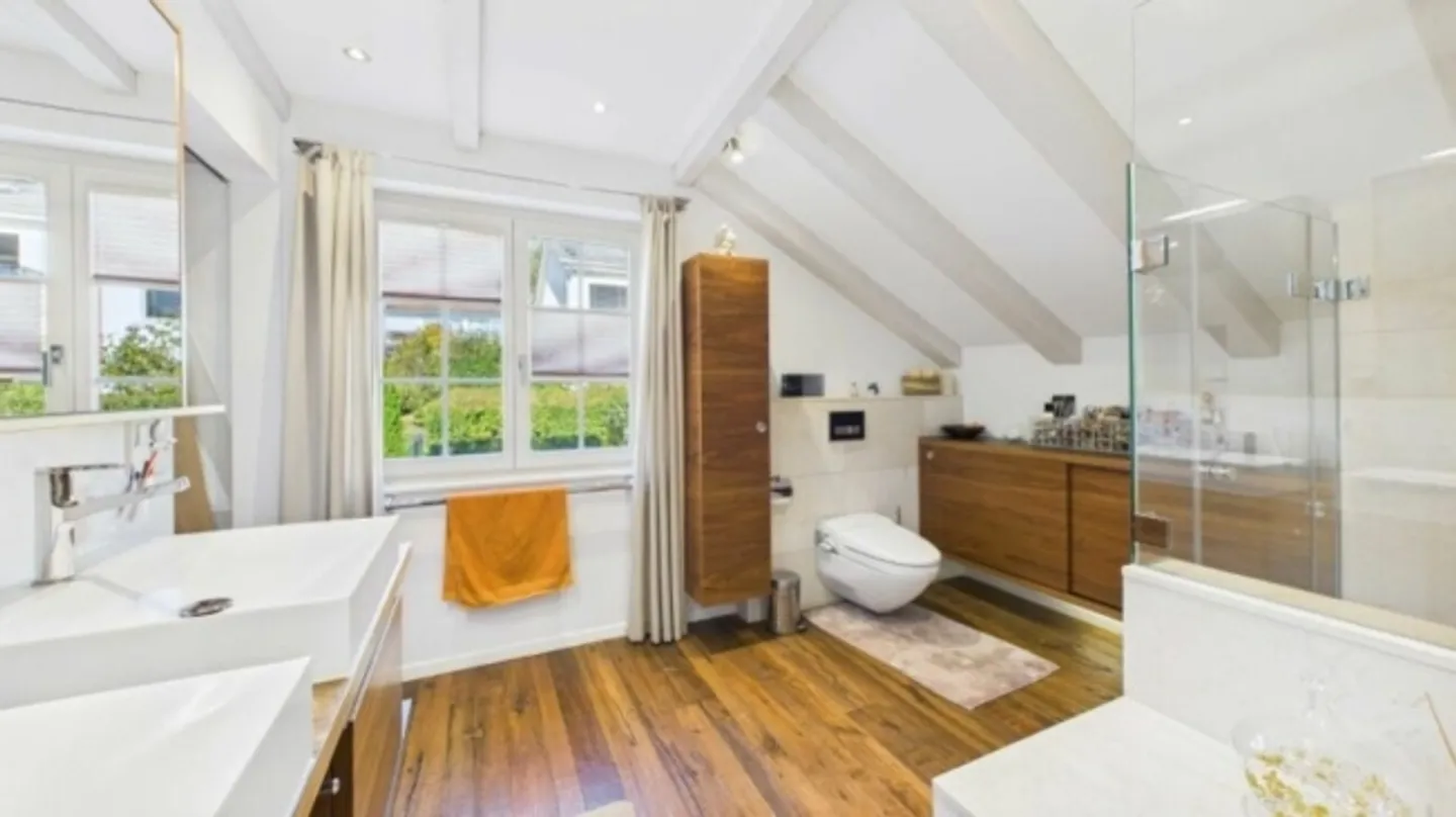 Stunning Villa with Wellness Oasis - Photo 9 of 10