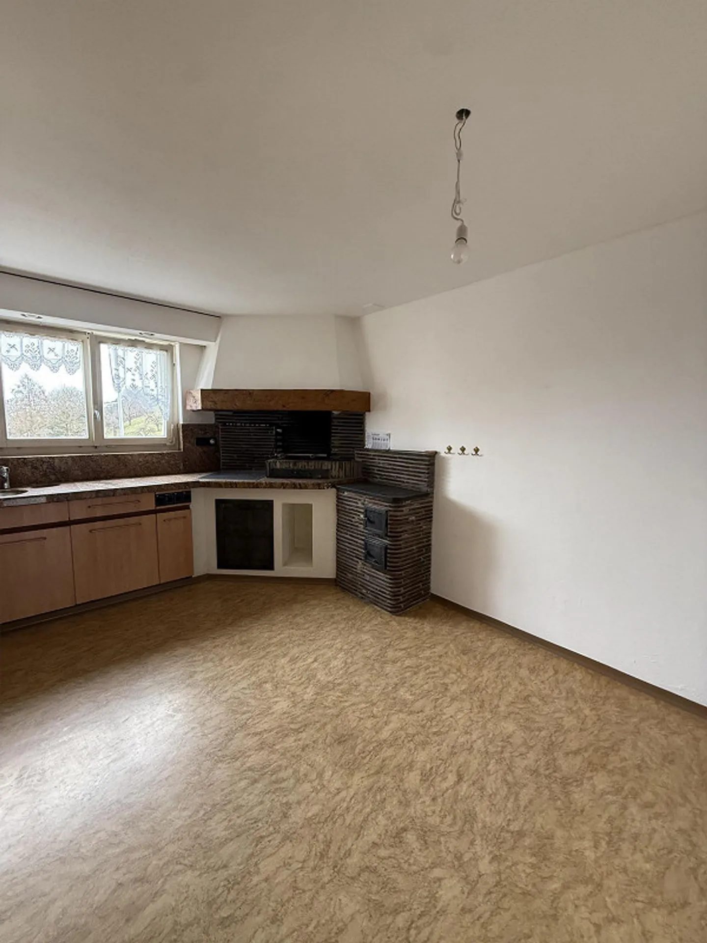 Appartamento spazioso a est della città - FRESCAMENTE RISTRUTTURATO - Foto 10 di 26