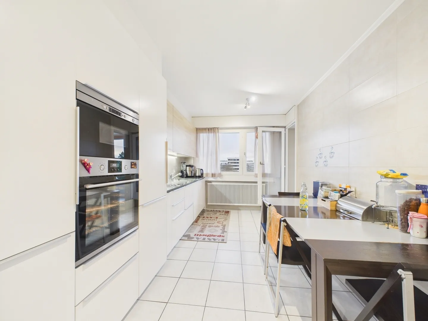 Apartment with 5.5 rooms - 165 m² - Private and tree-lined residence - Near Nations and Organizations - Geneva - Photo 2 of 11
