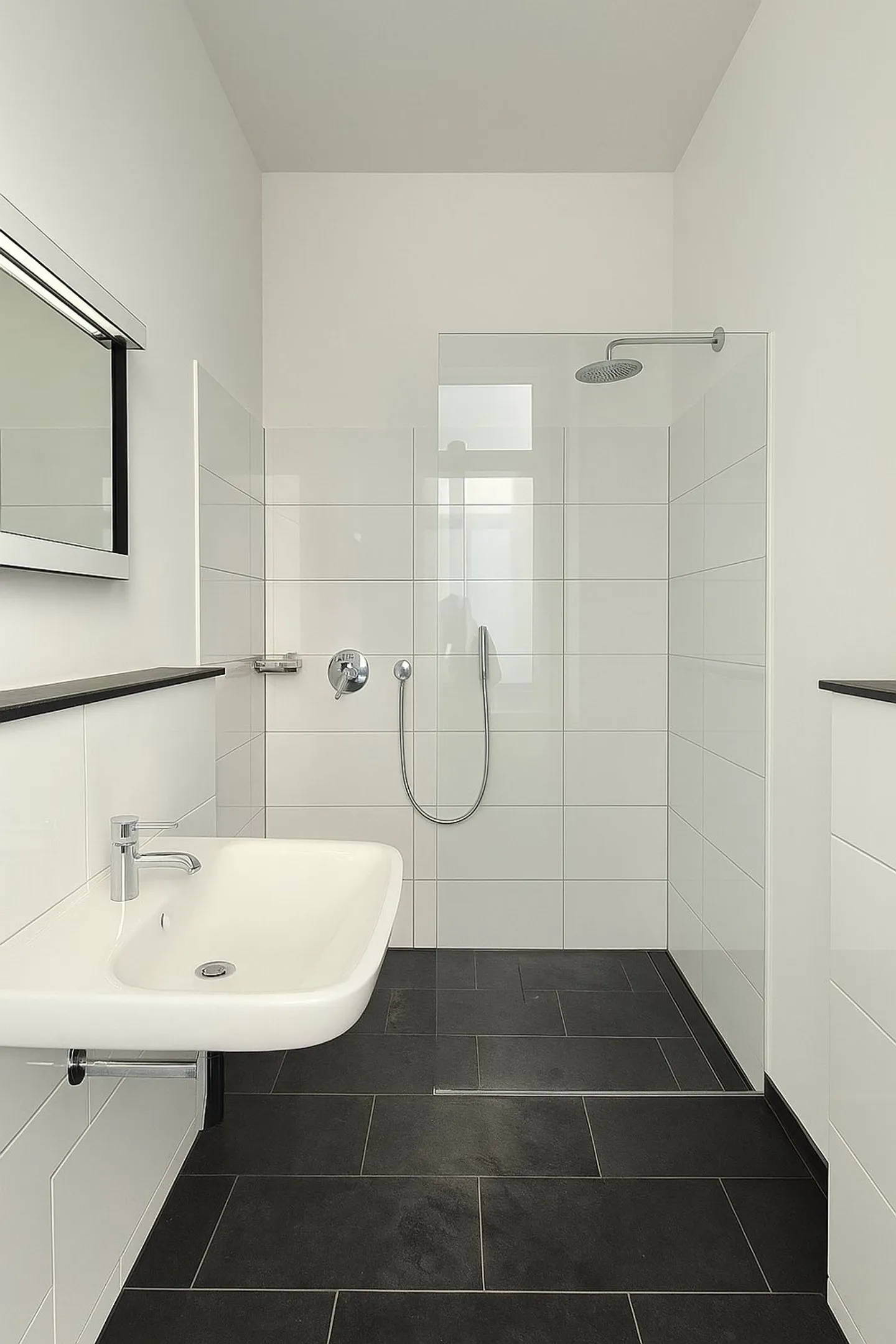 Appartement de 2,5 pièces de haut standing au centre de Lugano - Photo 6 sur 8