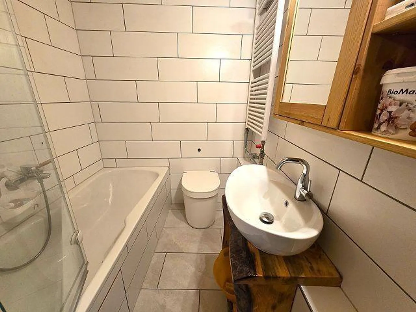 Three buildings in a secluded location with plenty of land ideal for animal husbandry - Photo 18 of 48