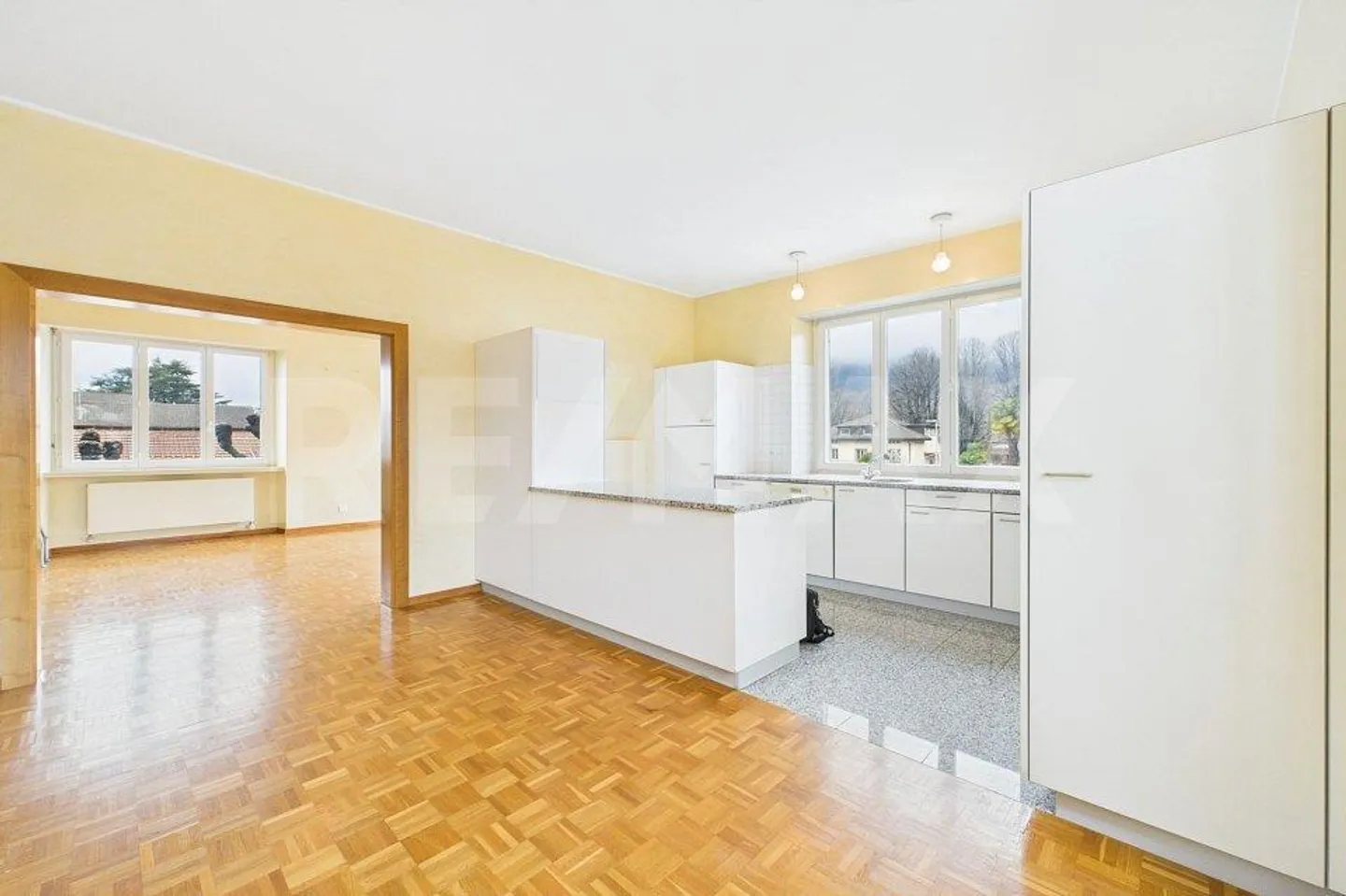 3,5-Zimmer-Wohnung in exklusiver Wohngegend im Zentrum von Bellinzona - Foto 3 von 13