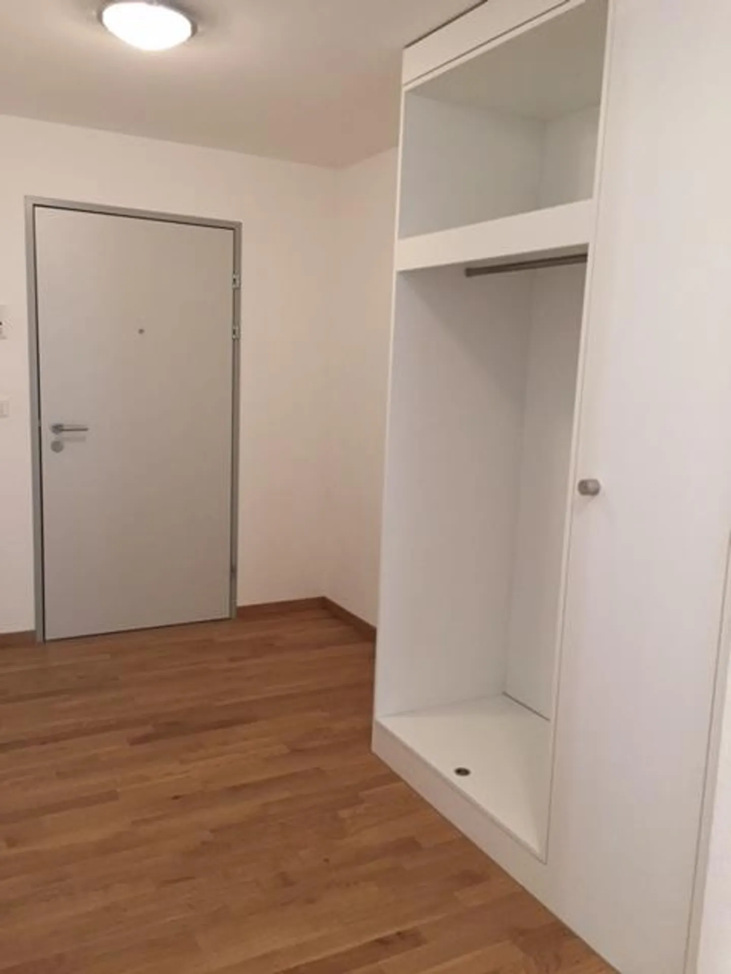 Appartamento moderno 2.5 locali in centro città - 1° piano - Foto 2 di 6