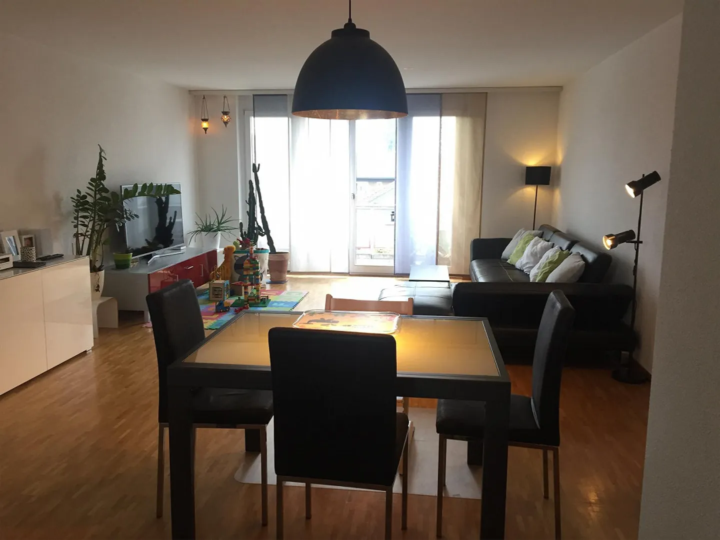 Soleggiato e tranquillo con bella vista sulla zona ricreativa e sulle montagne - Foto 6 di 19