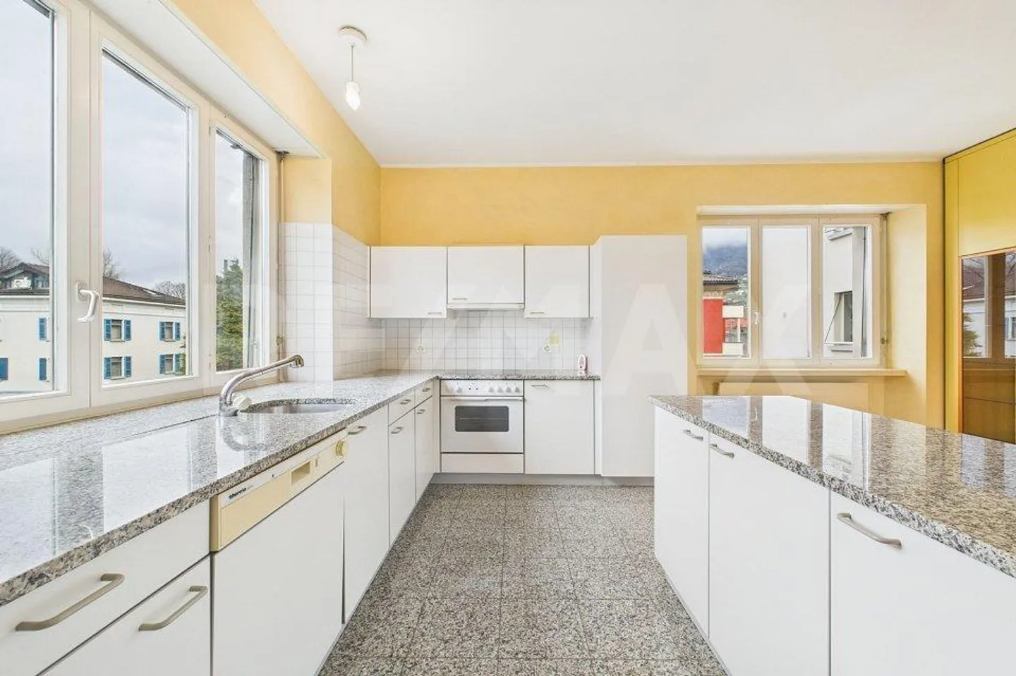 3,5-Zimmer-Wohnung in exklusiver Wohngegend im Zentrum von Bellinzona - Foto 6 von 13