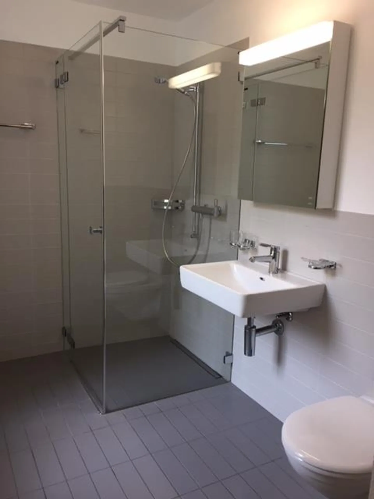Appartamento moderno 2.5 locali in centro città - 1° piano - Foto 4 di 6