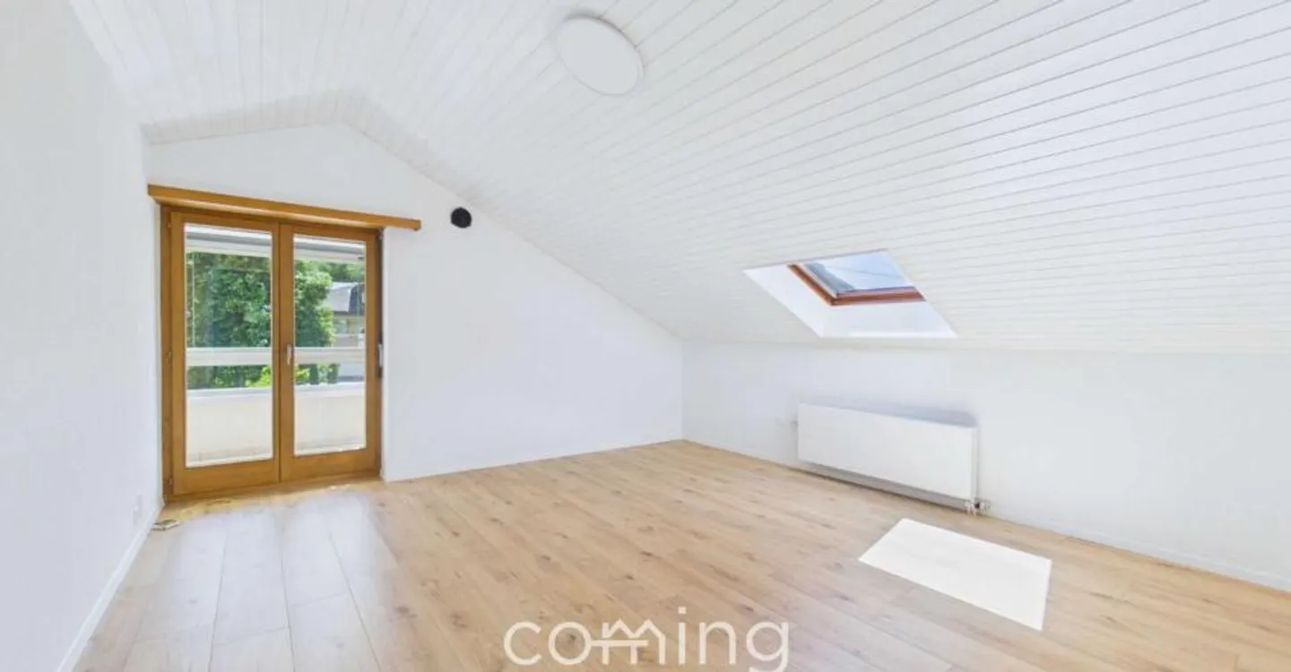 Living with a View - Spacious 6-Room Duplex Apartment in Susten - Photo 2 of 12