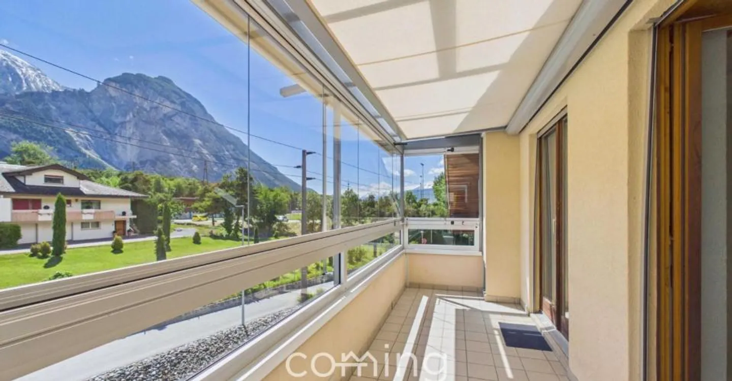 Living with a View - Spacious 6-Room Duplex Apartment in Susten - Photo 3 of 12