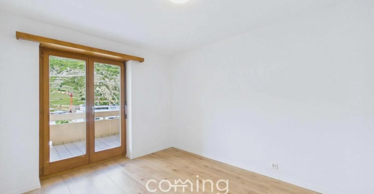 Living with a View - Spacious 6-Room Duplex Apartment in Susten - Photo 4 of 12