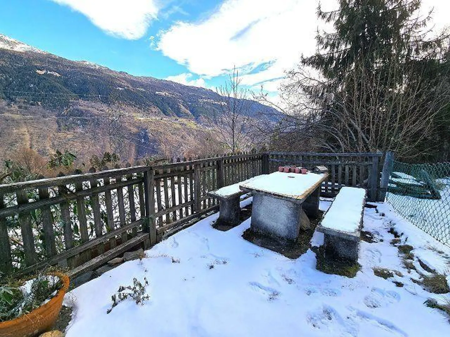 Three buildings in a secluded location with plenty of land ideal for animal husbandry - Photo 28 of 48