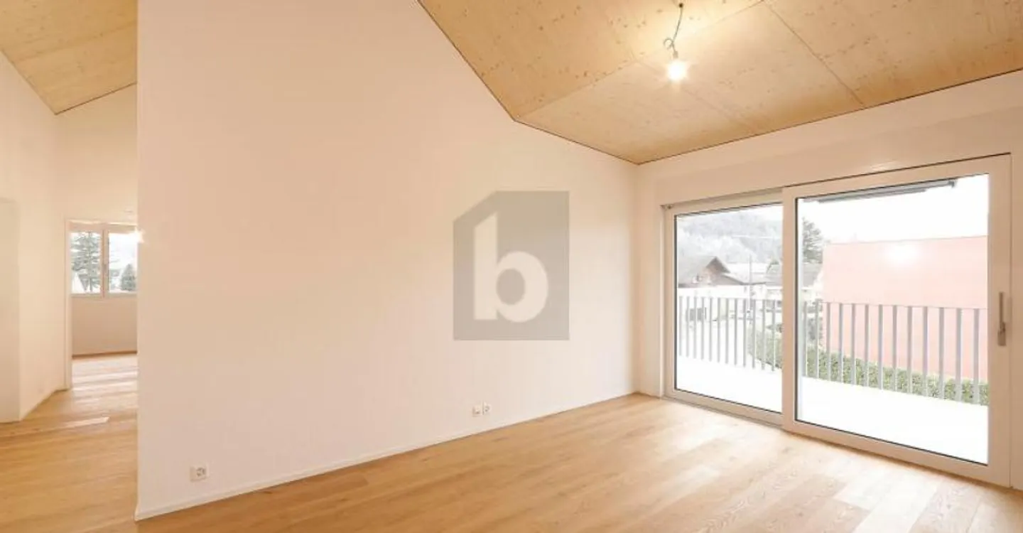 HIGH-QUALITY NEW BUILD IN SUNNY LOCATION! - Photo 2 of 6