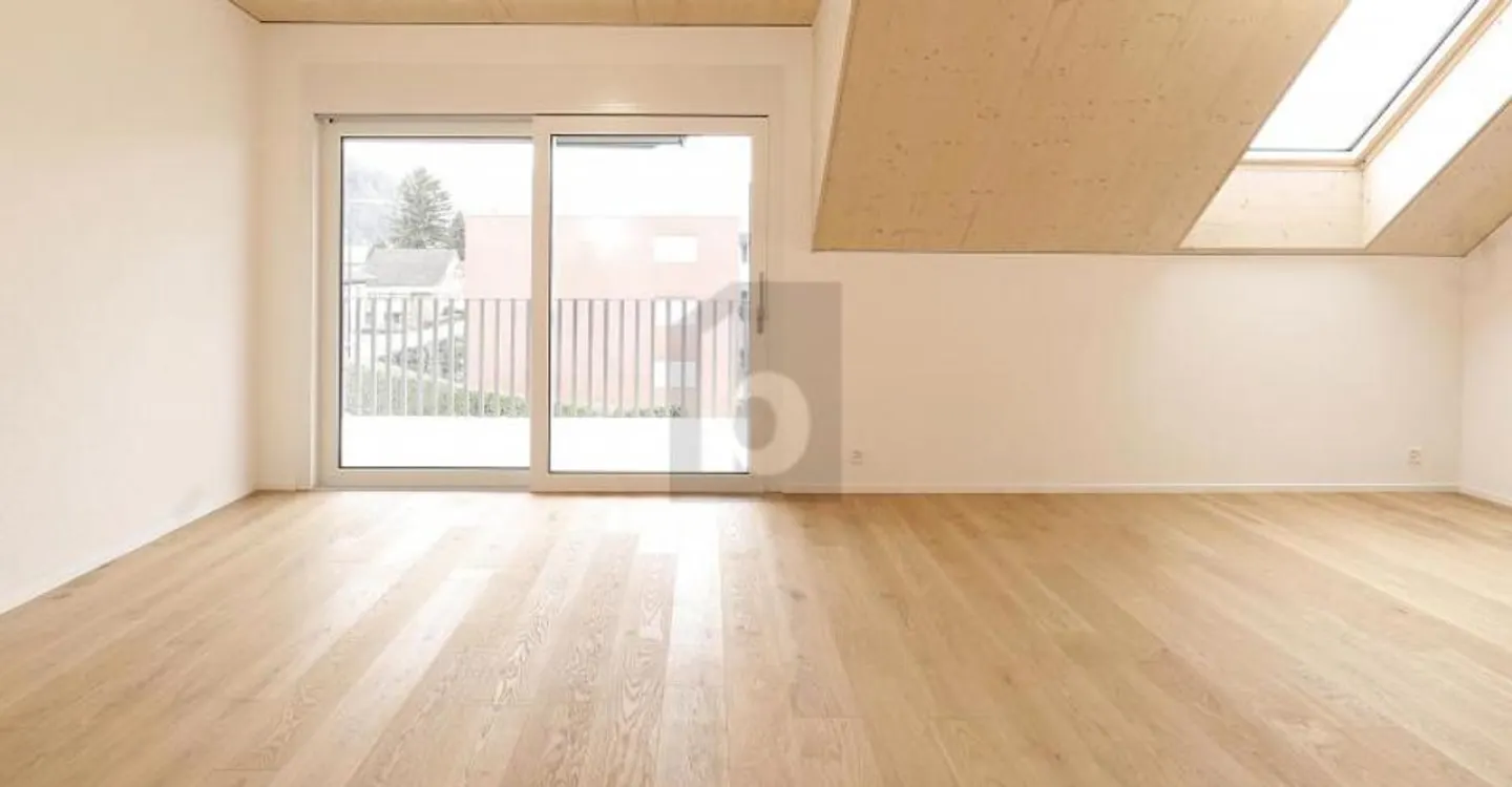 HIGH-QUALITY NEW BUILD IN SUNNY LOCATION! - Photo 3 of 6