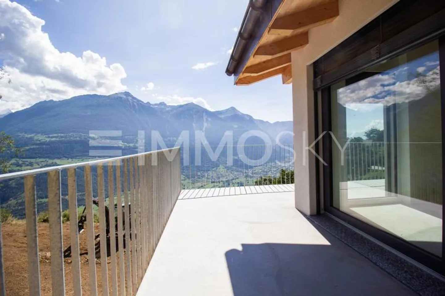 Charmanter Neubau in der Natur - Foto 1 von 6