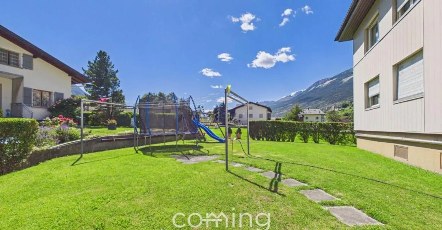 Balcony, Mountain Panorama and Plenty of Space - Family-Friendly 4.5-Room Apartment in Susten - Photo 1 of 11