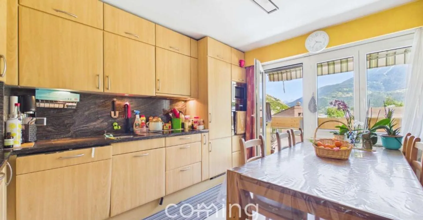 Balcony, Mountain Panorama and Plenty of Space - Family-Friendly 4.5-Room Apartment in Susten - Photo 3 of 11