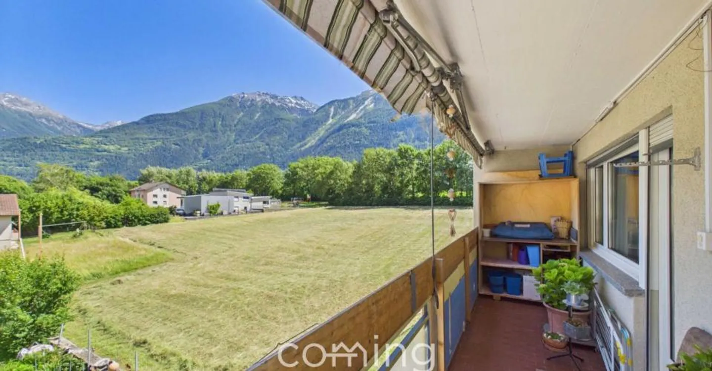 Balcony, Mountain Panorama and Plenty of Space - Family-Friendly 4.5-Room Apartment in Susten - Photo 6 of 11