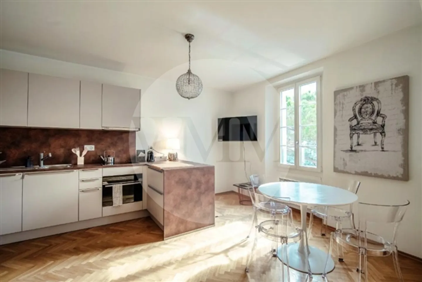 «CHARMANTE 2.5-ZIMMER-MÖBLIERTE WOHNUNG MIT HERRLICHEM SEEBLICK» - Foto 5 von 10