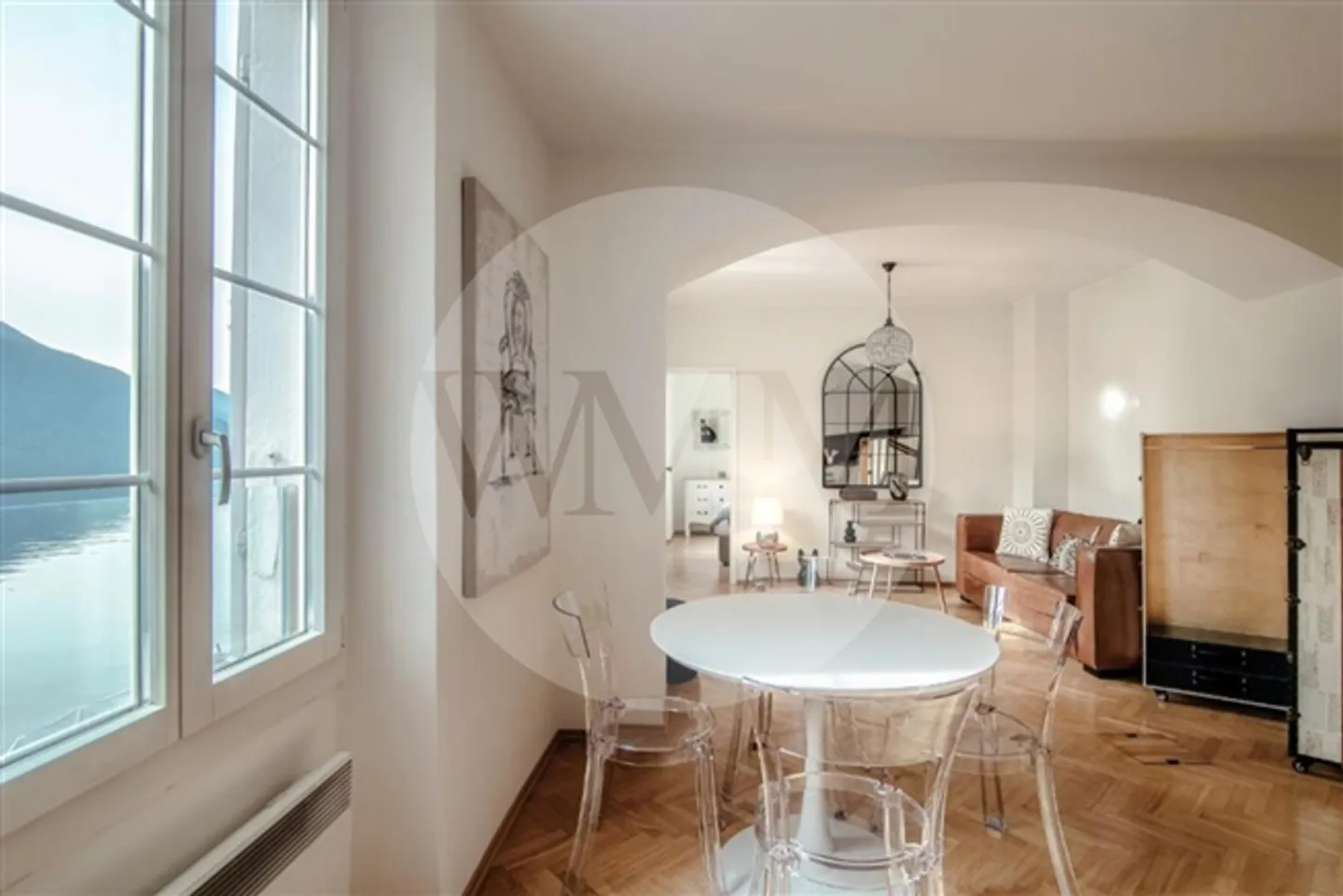 «CHARMANTE 2.5-ZIMMER-MÖBLIERTE WOHNUNG MIT HERRLICHEM SEEBLICK» - Foto 1 von 10