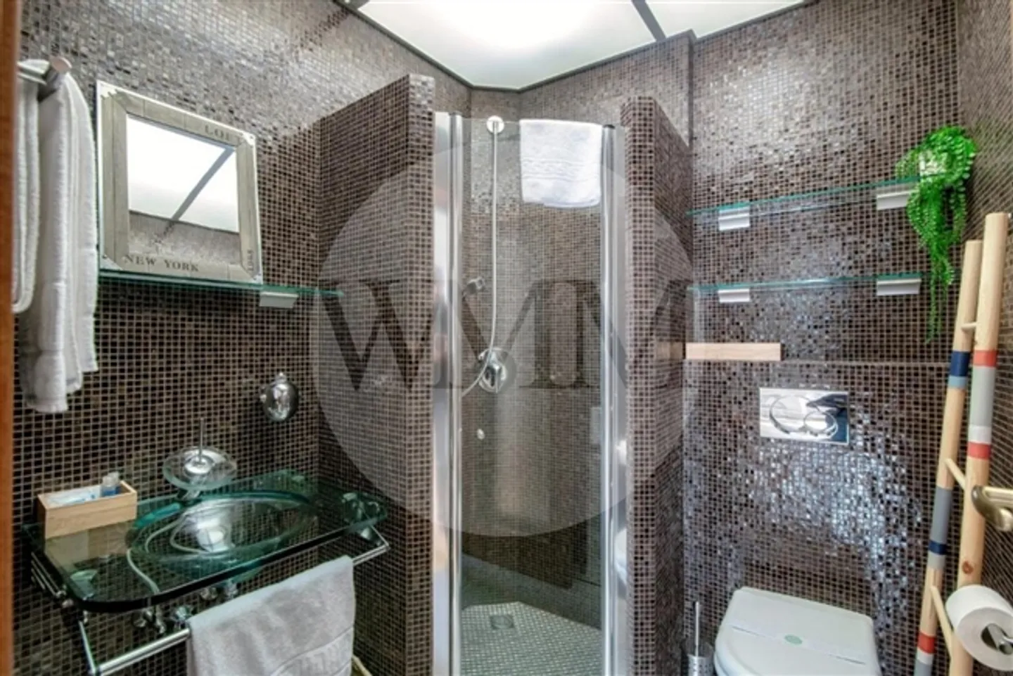 «CHARMANTE 2.5-ZIMMER-MÖBLIERTE WOHNUNG MIT HERRLICHEM SEEBLICK» - Foto 7 von 10