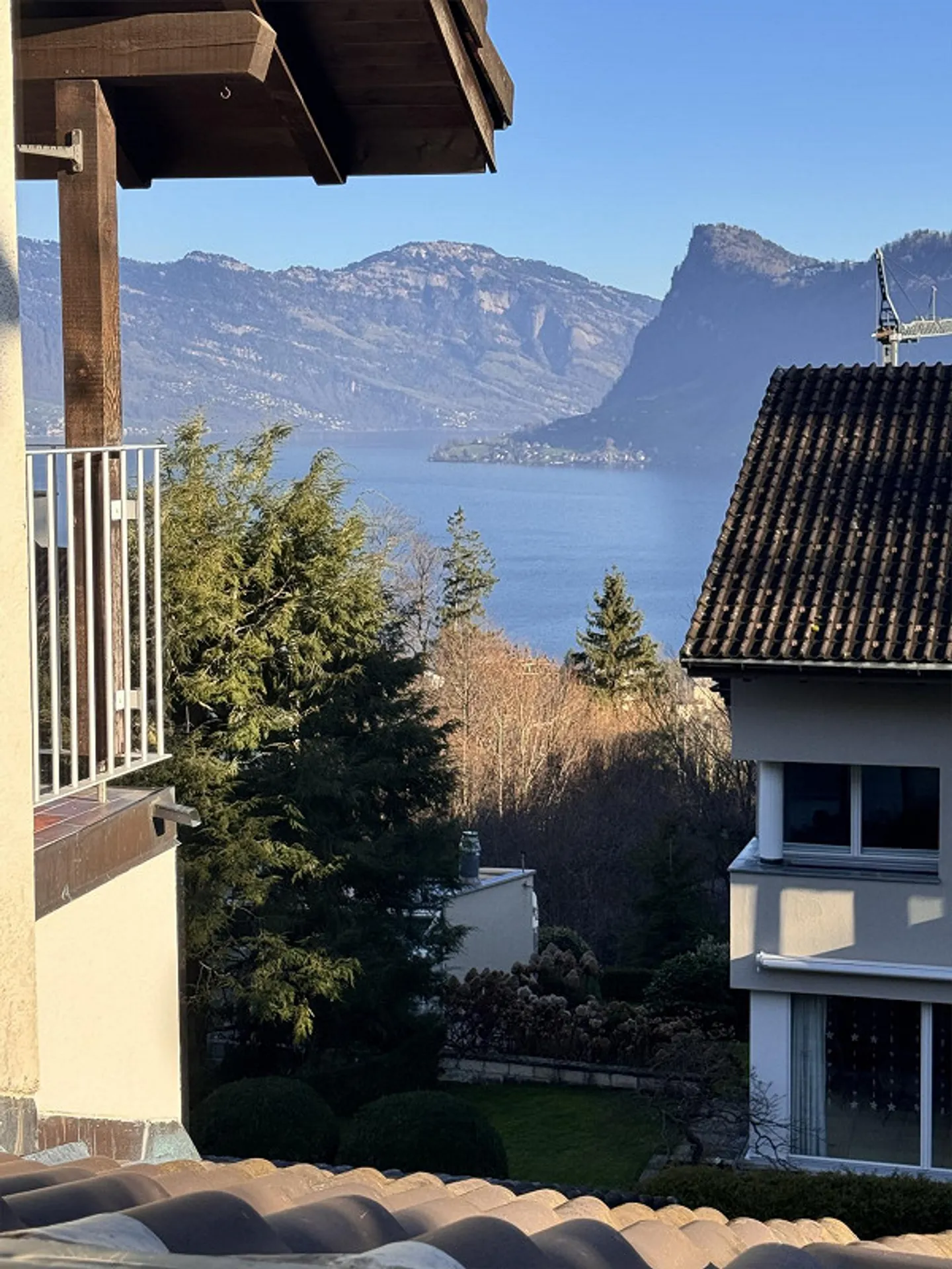 Casa bifamiliare di 5,5 stanze con vista montagna e lago a Hergiswil - Foto 5 di 14