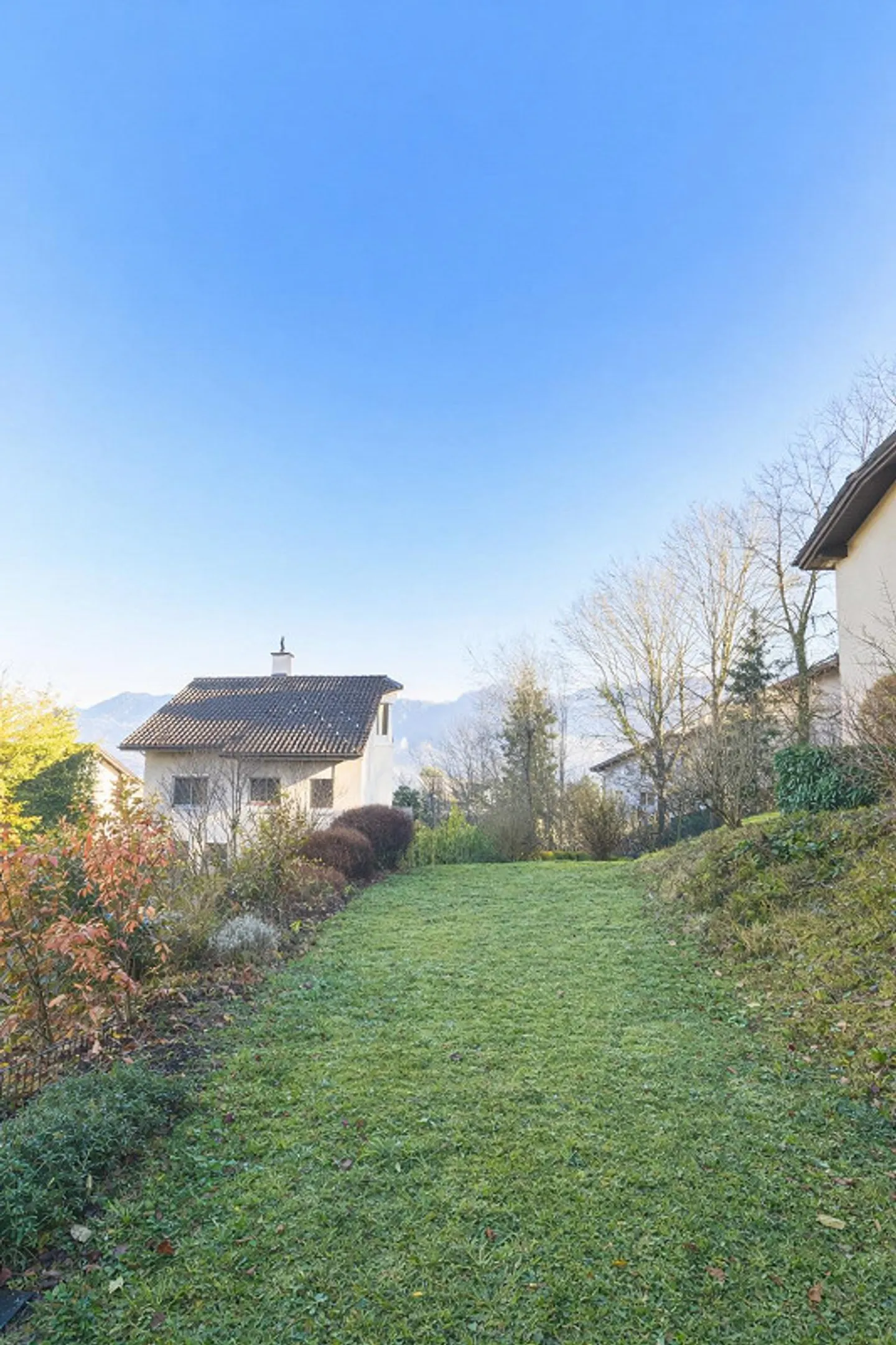 Casa bifamiliare di 5,5 stanze con vista montagna e lago a Hergiswil - Foto 8 di 14