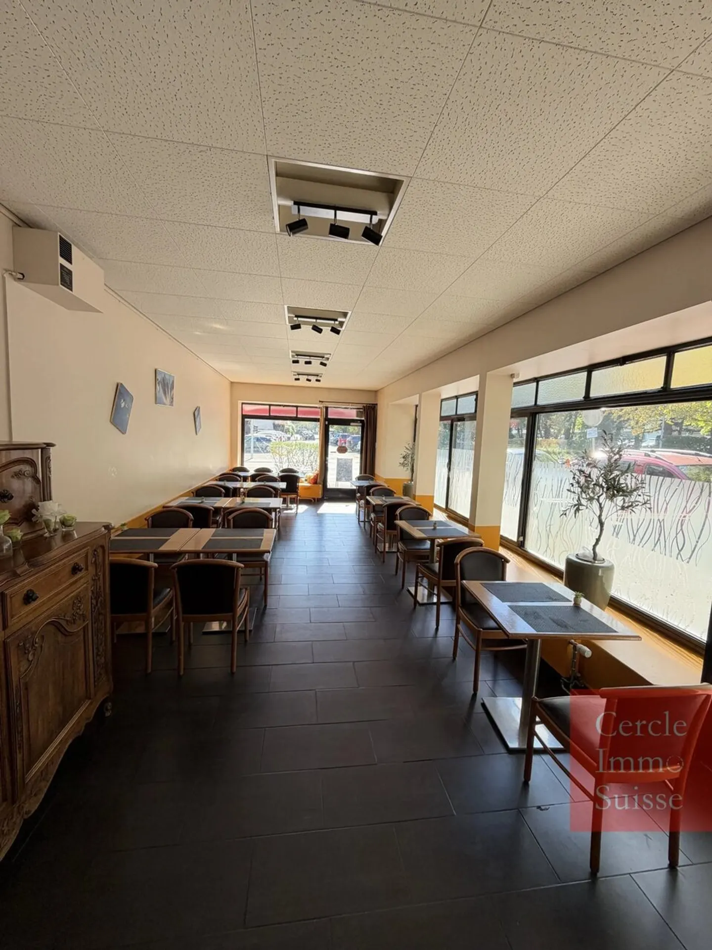 Restaurant with Flexible Spaces - Photo 2 of 9