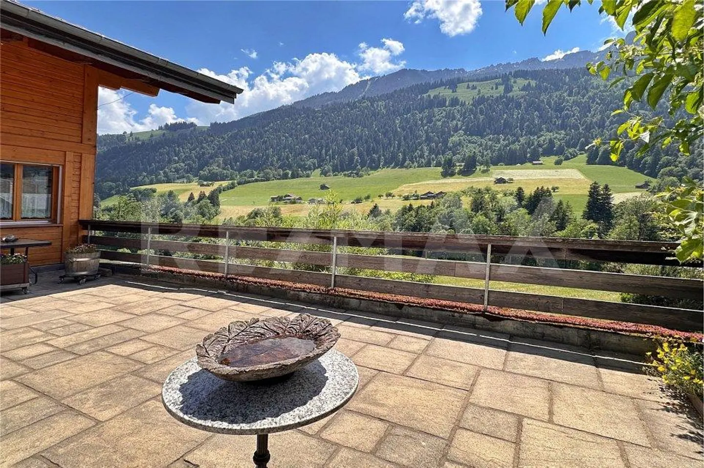 Viel Haus fürs Geld - 7½ Zimmer mit Nebengebäude, nur 17 km von Spiez - Foto 1 von 13
