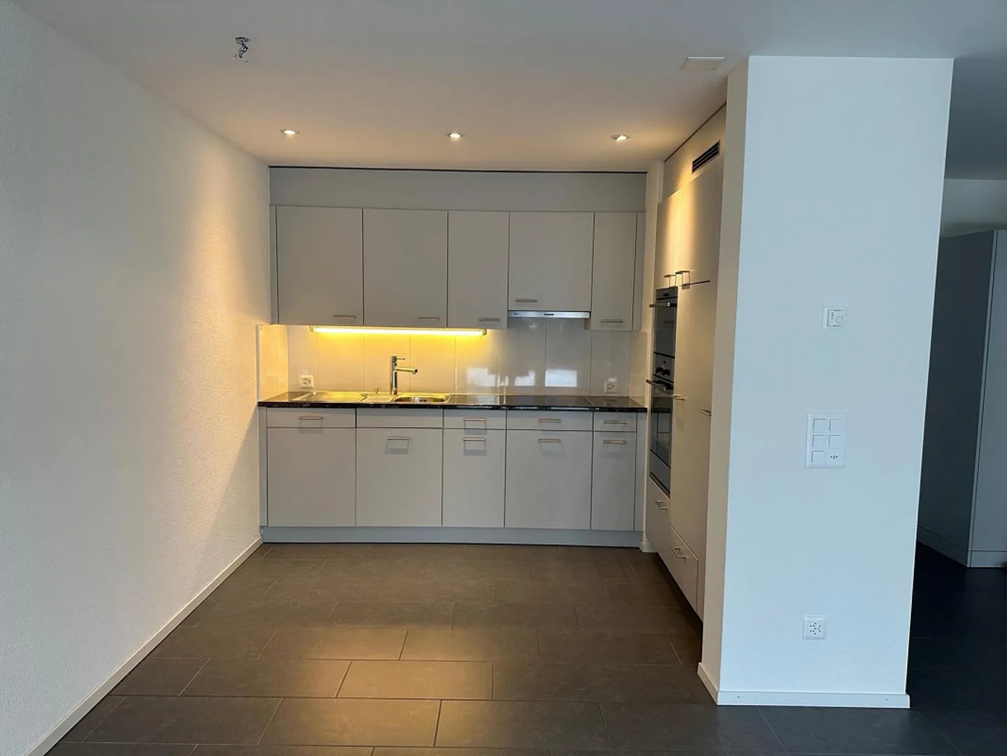 Appartement spacieux au cœur de Seuzach - Photo 2 sur 6