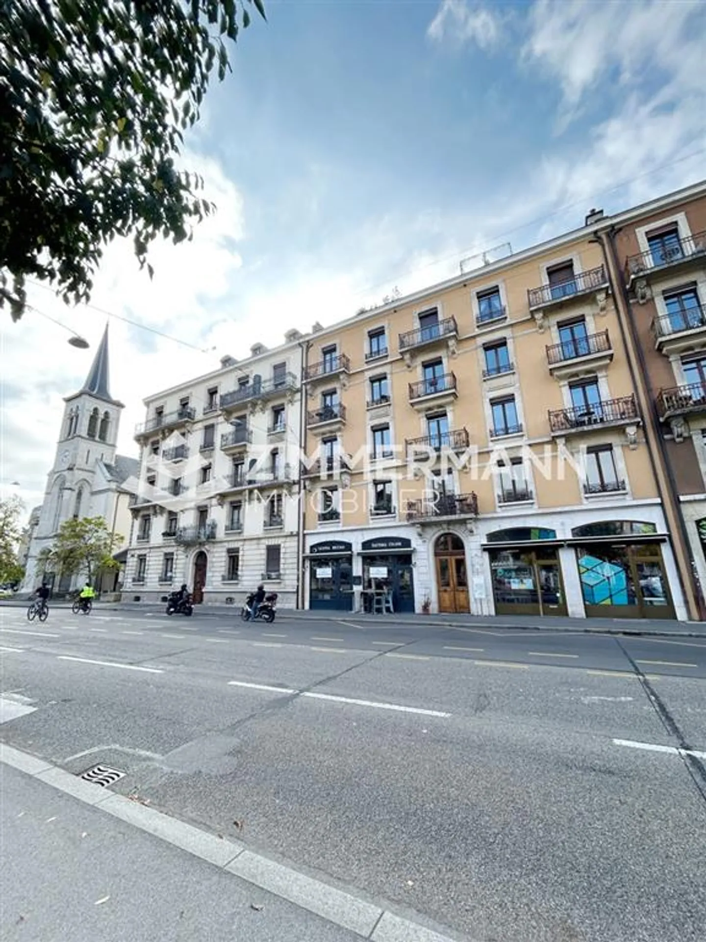 Outdoor Parking Space Available - Photo 1 of 2