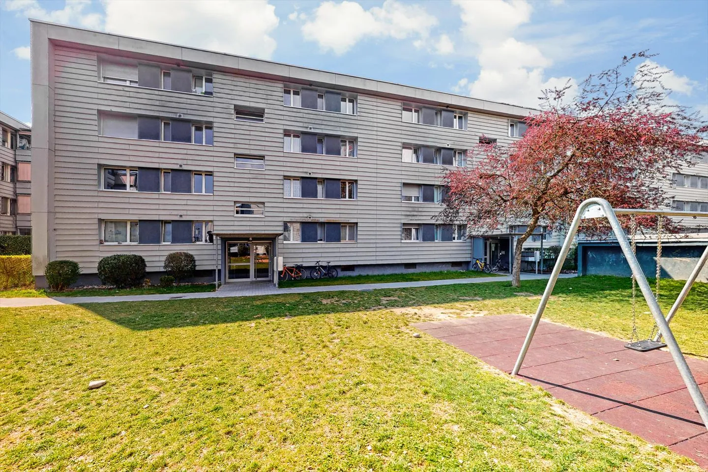 Hatten Sie schon einmal eine Hängematte auf Ihren Balkon? Hier geht das…… - Photo 9 of 9