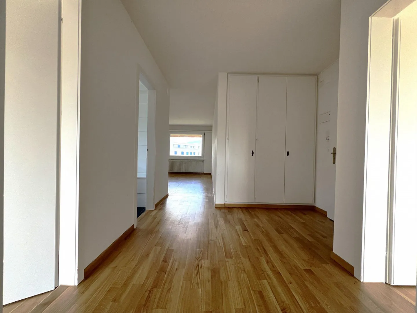 Appartamento luminoso di 3 stanze - Foto 4 di 9