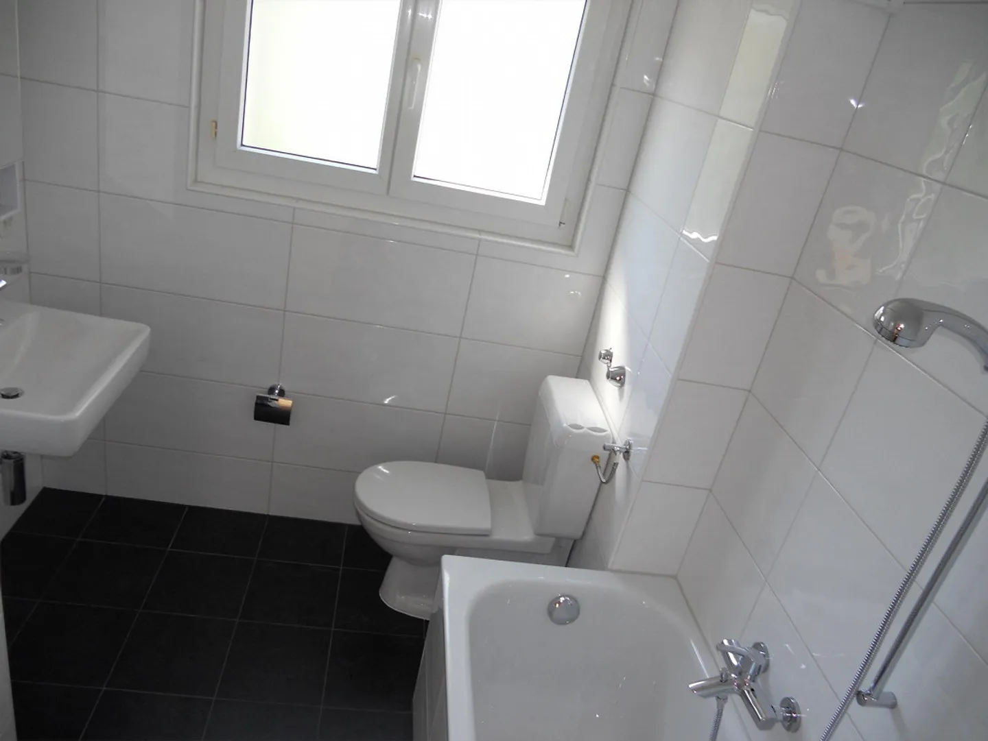 Appartamento luminoso di 3 stanze - Foto 8 di 9