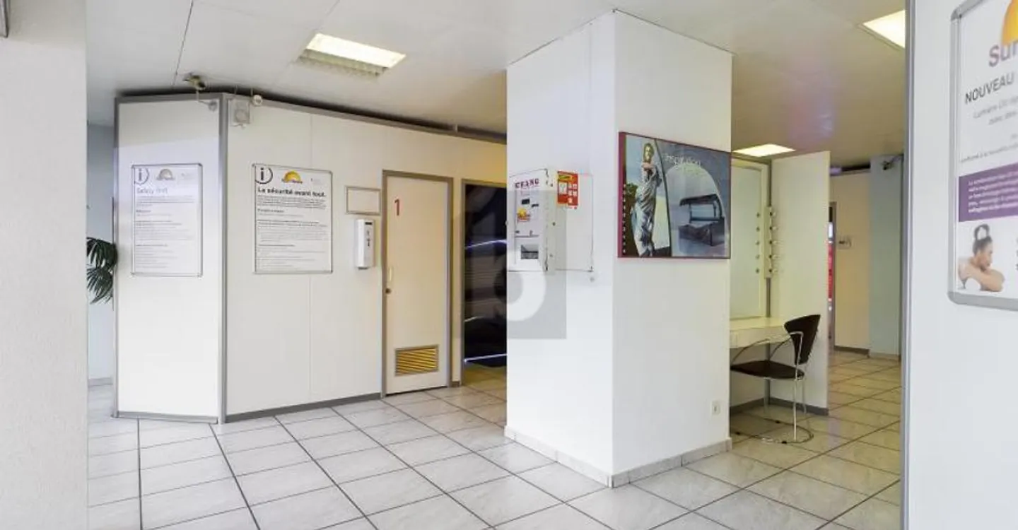 COMMERCIAL SPACE - FOR ALL BUSINESSES - Photo 4 of 6