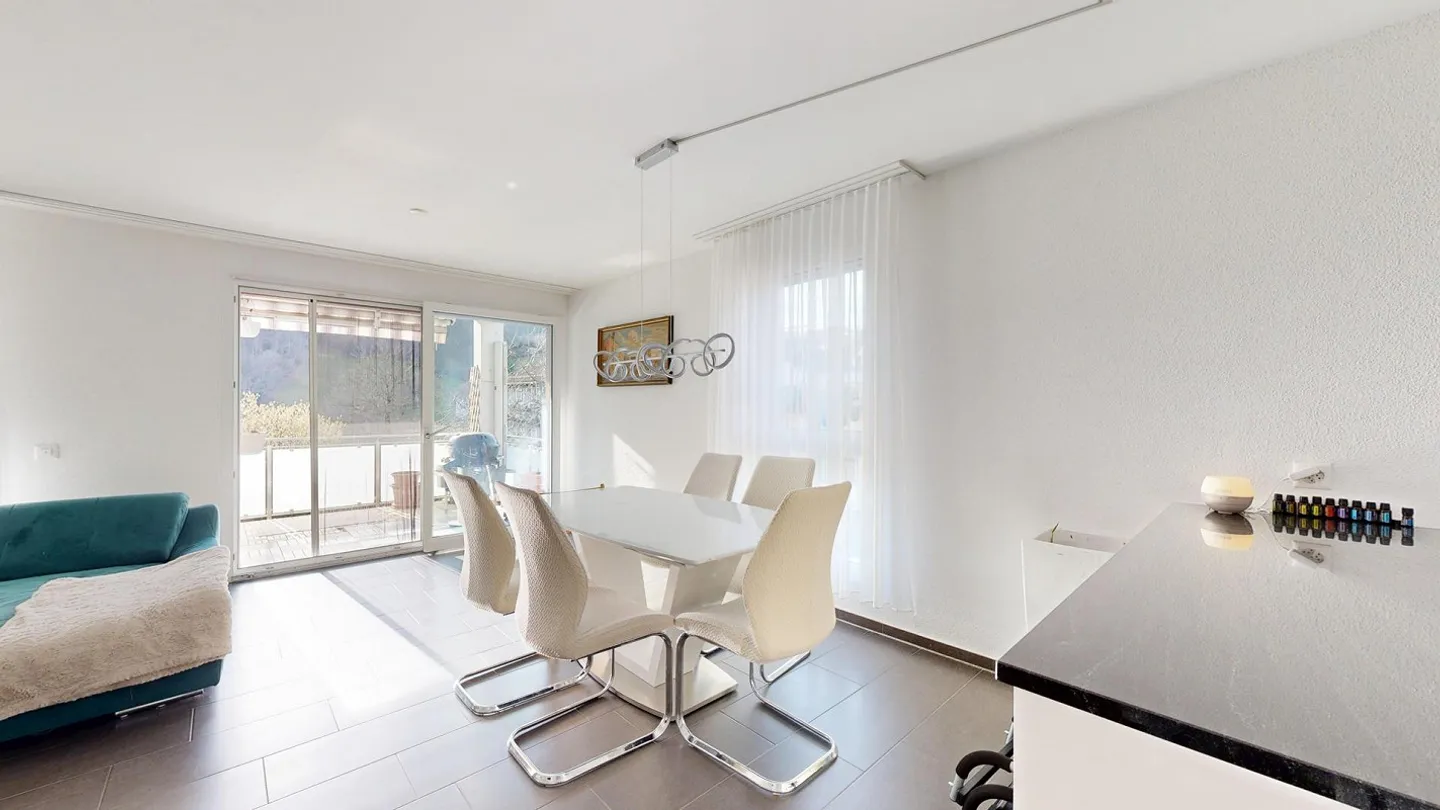 Charmante Wohnung mit Seesicht - Foto 3 von 14