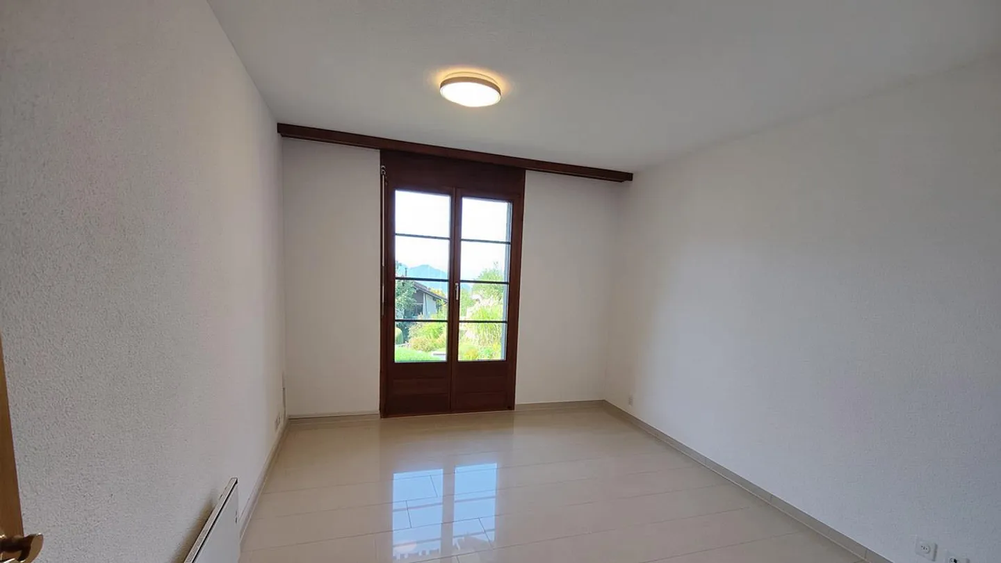 Vermietete 5.5‑Zimmer-Doppeleinfamilienhaushälfte mit Seesicht - Foto 6 di 8