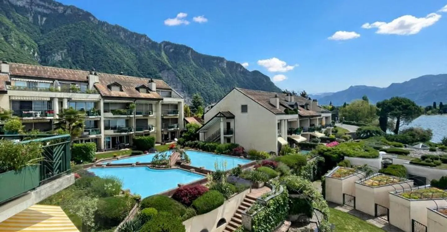 BEL APPARTAMENTO DI 4,5 LOCALI AL LAGO CON UNA BELLA VISTA PANORAMICA - Foto 2 di 12
