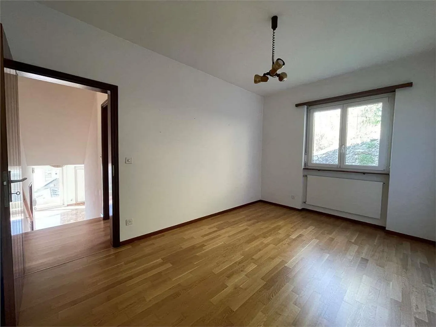 Maison de campagne exclusive - 8 pièces, vue panoramique et grand jardin - Photo 7 sur 12