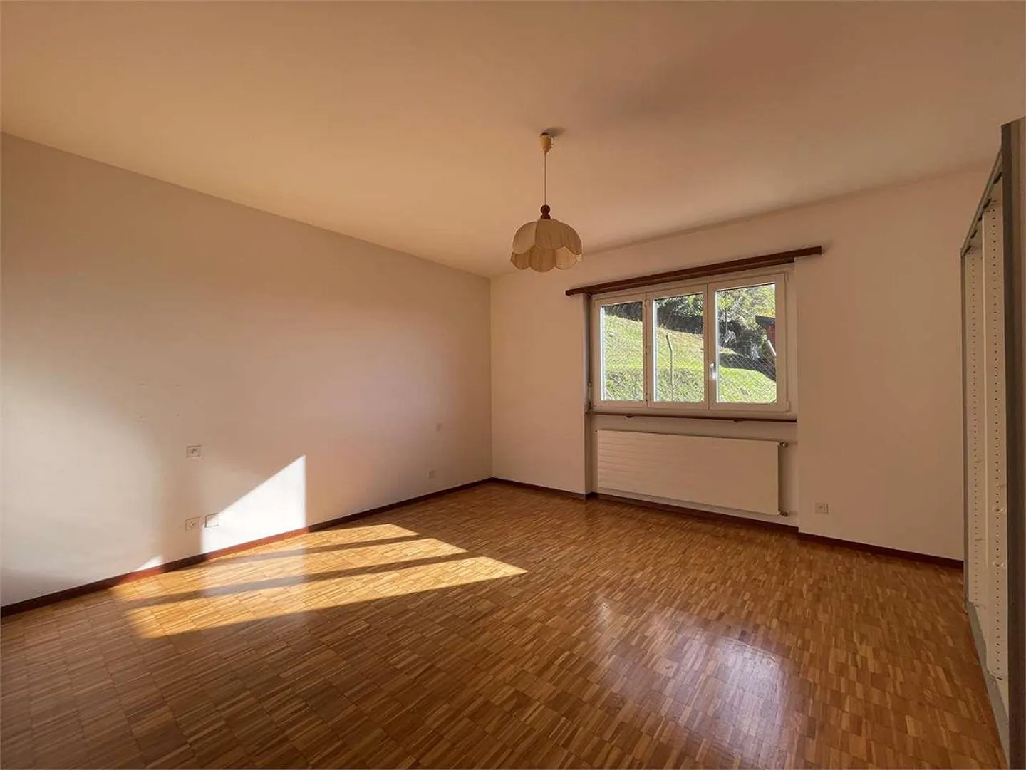 Maison de campagne exclusive - 8 pièces, vue panoramique et grand jardin - Photo 8 sur 12