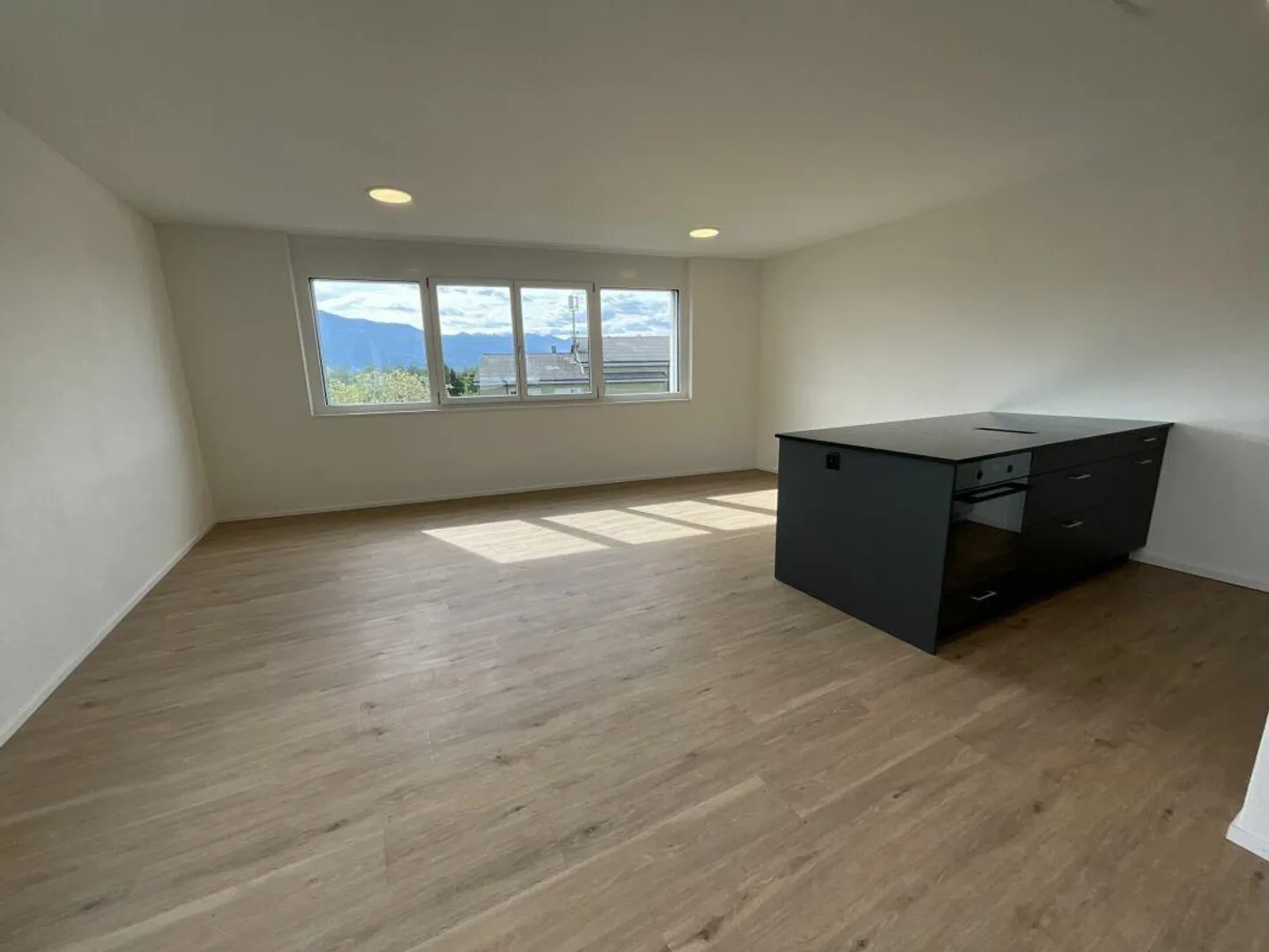 Top spazio commerciale/ufficio o sala hobby - Foto 3 di 11